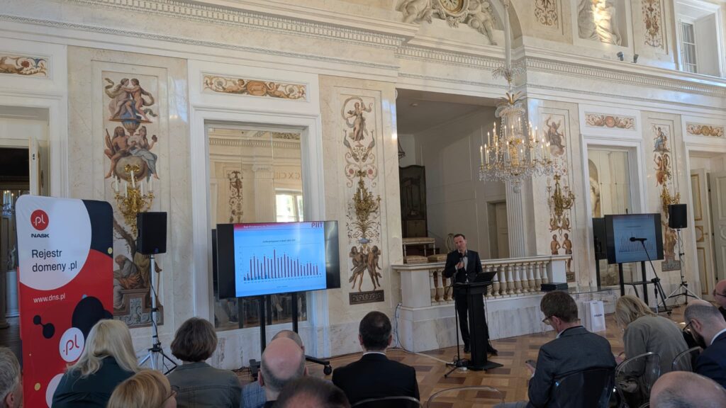 WhatsApp Image 2026 04 22 at 19.00.405